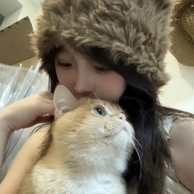 敦君与女朋友 封面